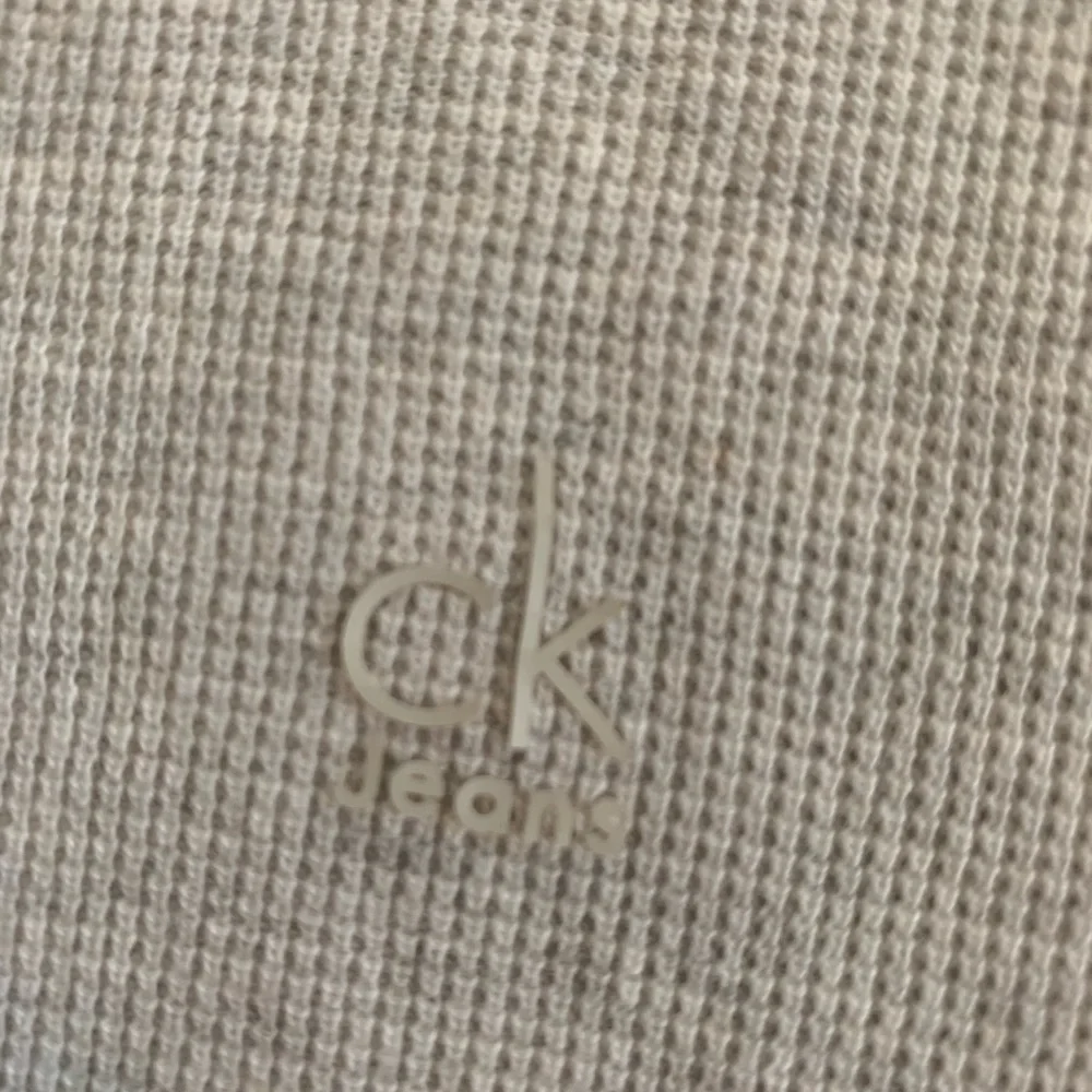 Calvin Klein Long Sleeve Shirt - Picture 3 of 4
